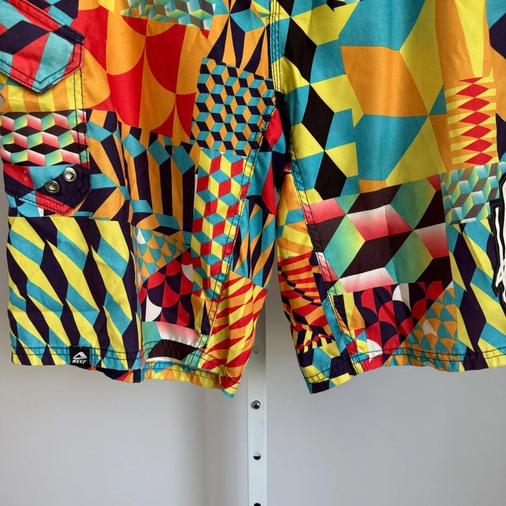 Reef Board Shorts Swim Trunks Geometric Multicolor Mens Size‎ 32